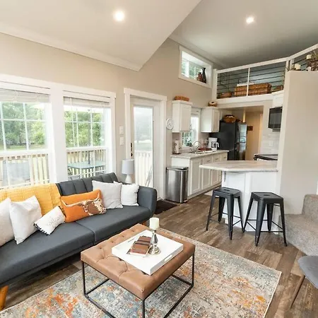 Pet Friendly Tiny House Rental With New Access To Guadalupe River Nbtx